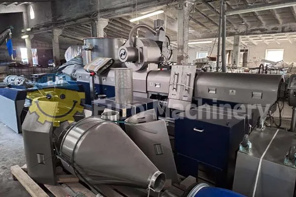 Plastic recycling machine with cutter | INTAREMA TVEplus