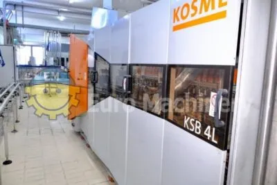 Blow moulding machine