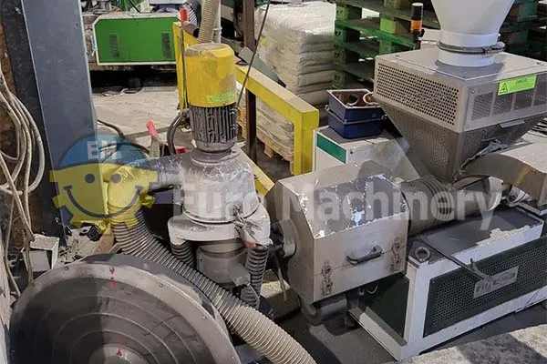 In-line film trim recycling system | Macchi Recotrim